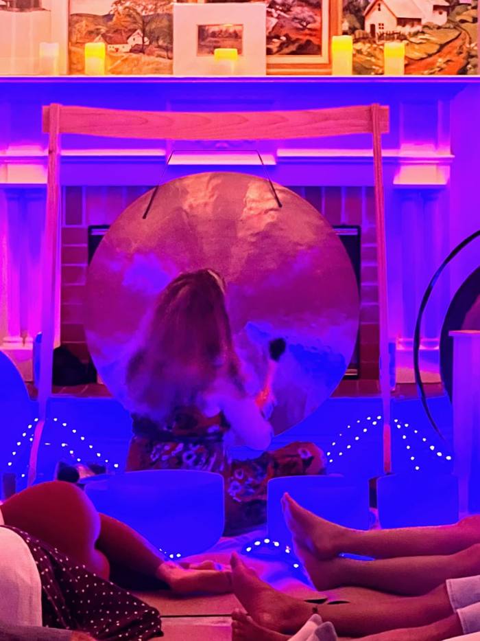 A sound bath at Liumi