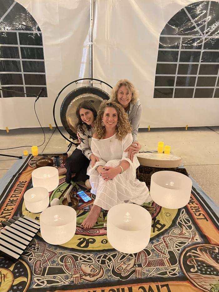 A sound bath at Liumi
